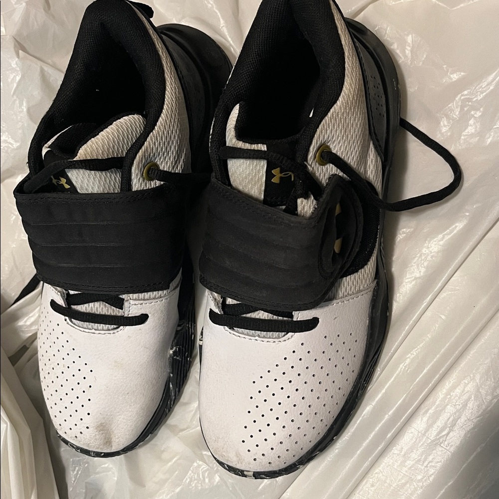 UNDER ARMOUR GS ZONE BB white/black